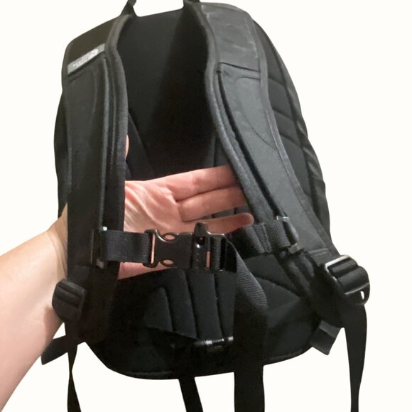 The North Face Vault Black Backpack 27L Unisex Design With Padded Straps & Multi - Picture 5 of 10